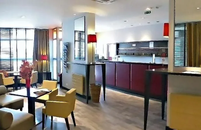 Du Centre 3* אנמסה