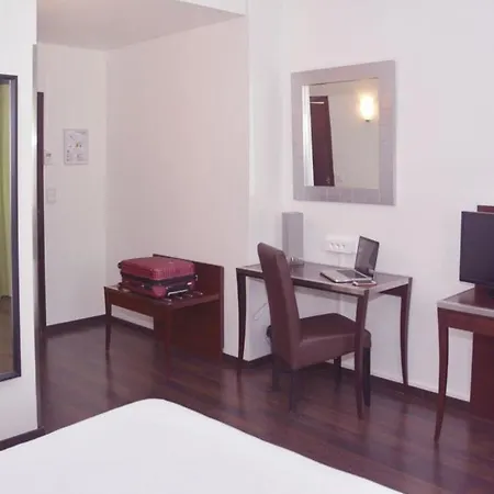 Du Centre Hotel