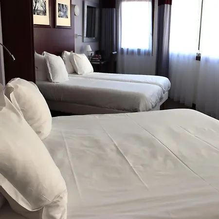 Du Centre 3* آنماس