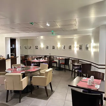 Du Centre Hotel 3*