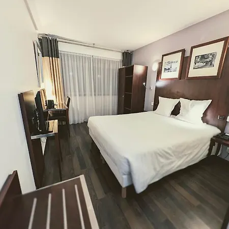 Du Centre 호텔 3*