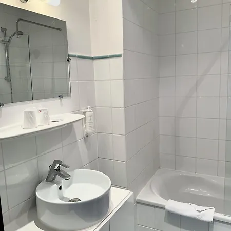 Du Centre Hotel Annemasse